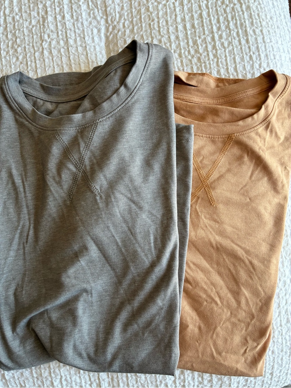 Classic Crewneck T Shirts in Gray and Tan